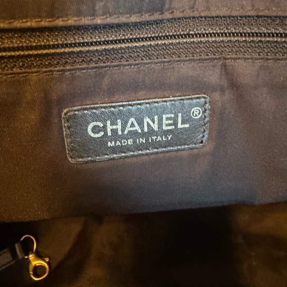 Chanel Travel Line Tote and matching long zippy wallet - Picture 12 of 16